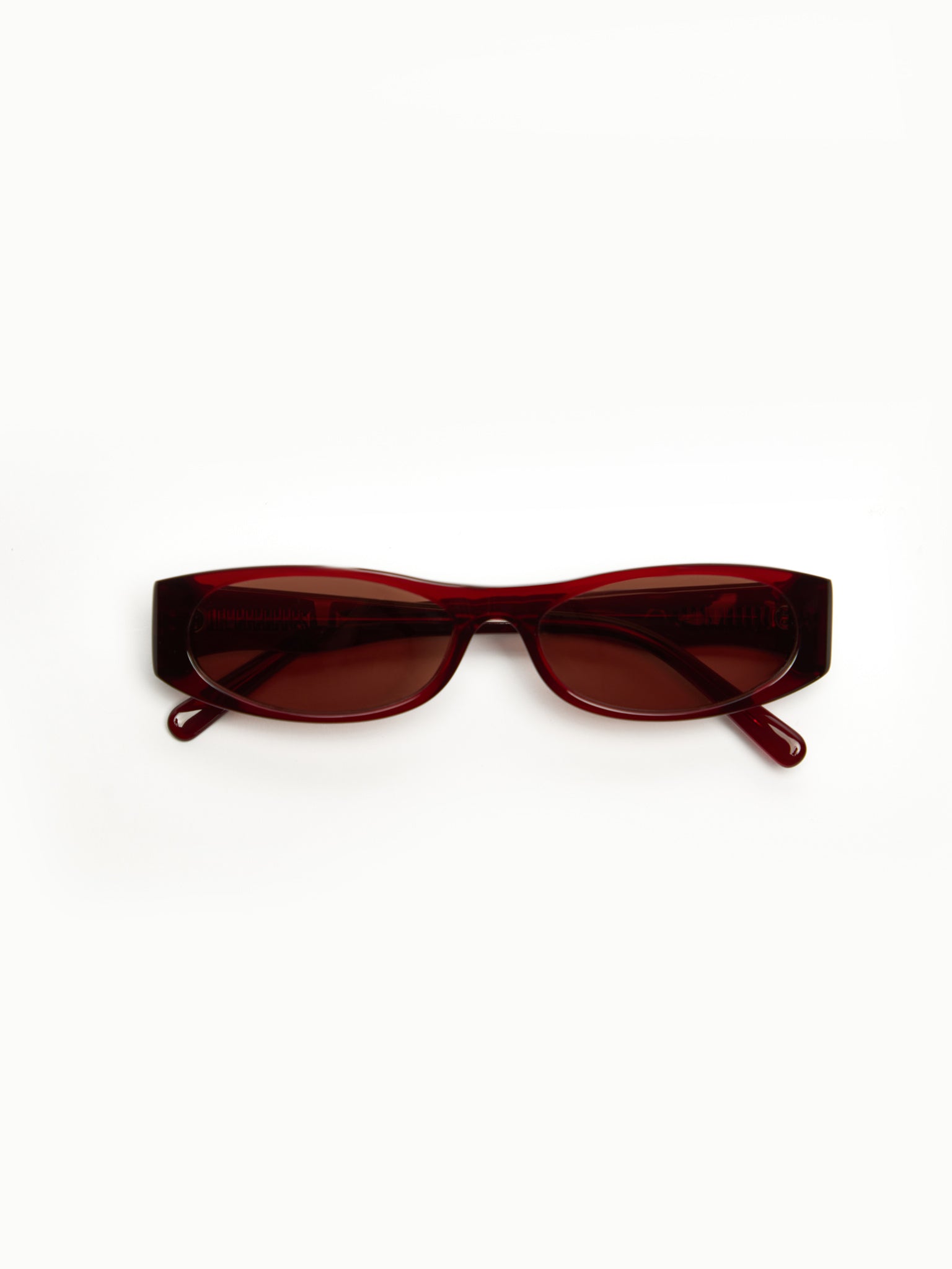 Red wine NTILA Leni sunglasses on a white background